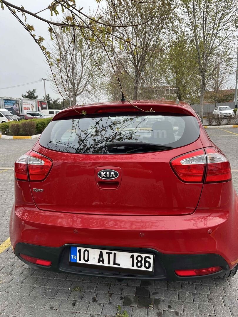 Sahibinden Kia Rio 1.25 CVVT Natty 2012 Model Balıkesir 152.000 km Kırmızı 4