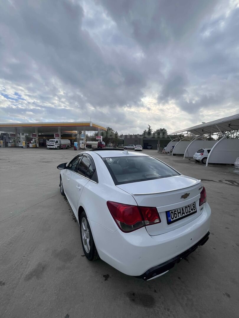 Sahibinden Chevrolet Cruze 1.6 LS 2010 Model Edirne 260.000 km Beyaz 7