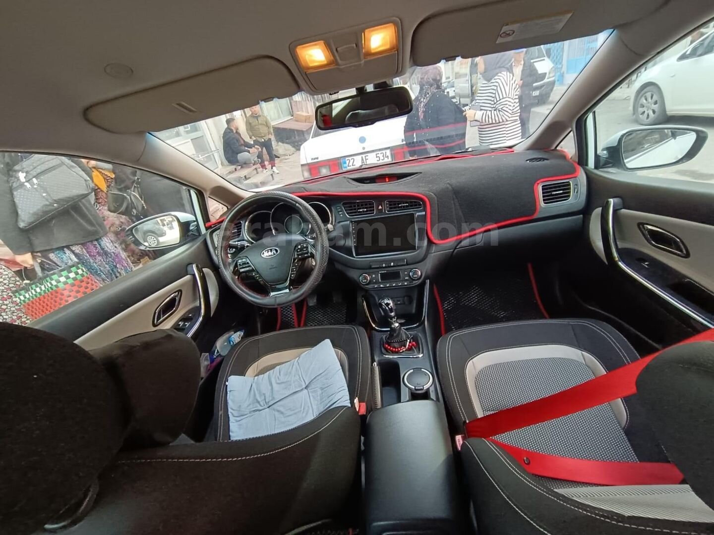 Sahibinden Kia Ceed 1.6 CRDi Concept 2012 Model Düzce 146.000 km Beyaz 2