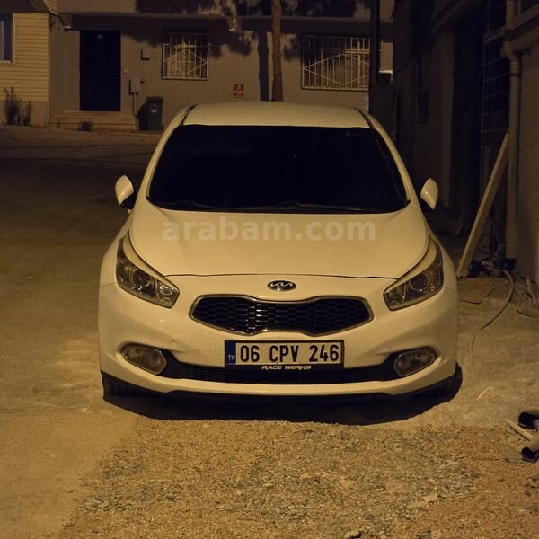 Sahibinden Kia Ceed 1.6 CRDi Concept 2012 Model Düzce 146.000 km Beyaz