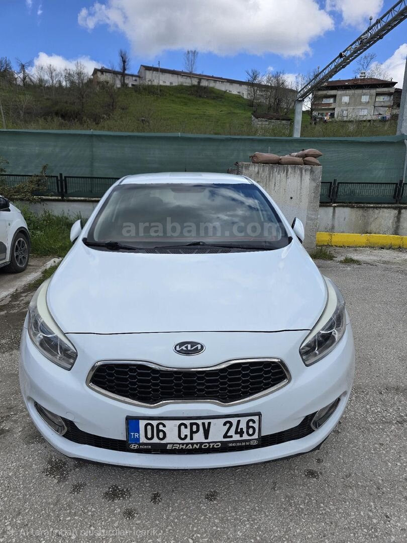 Sahibinden Kia Ceed 1.6 CRDi Concept 2012 Model Düzce 146.000 km Beyaz 6