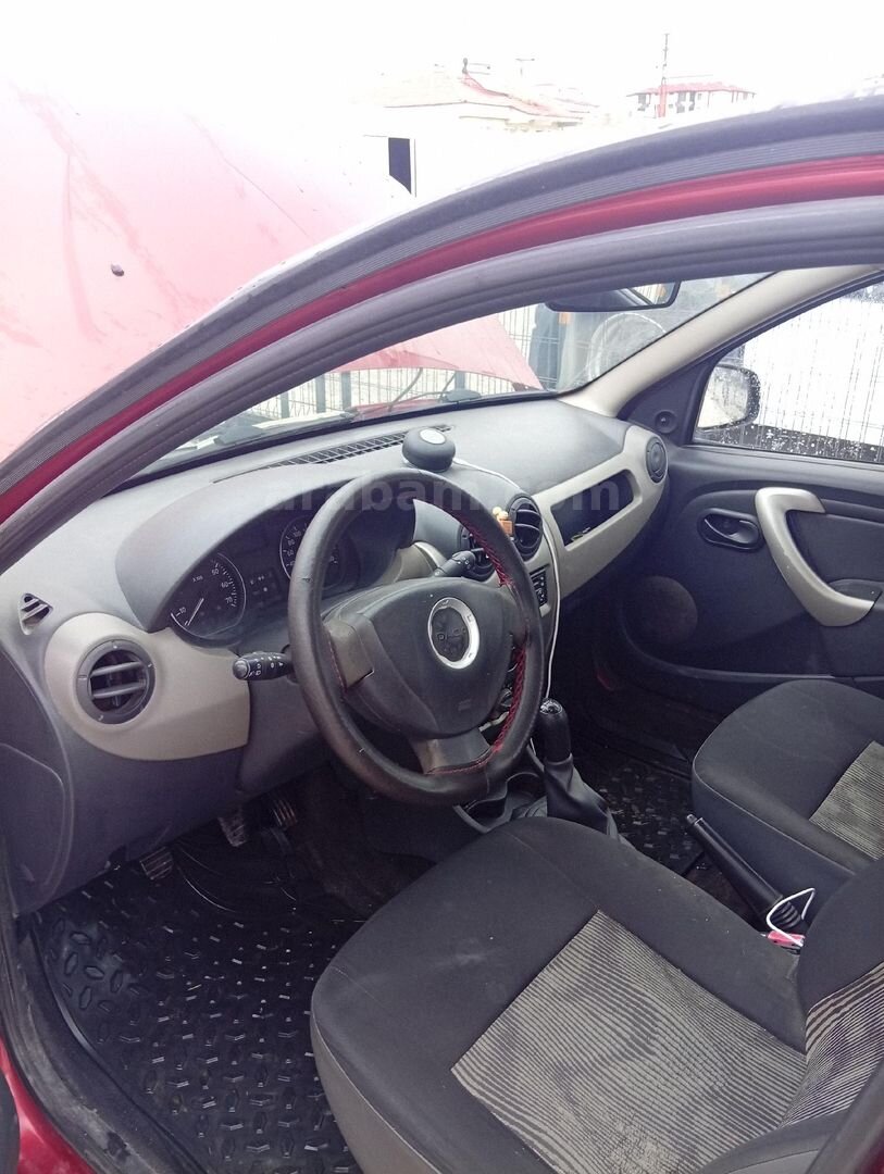 Sahibinden Dacia Sandero 1.4 Ambiance 2010 Model Yozgat 248.000 km Kırmızı 5