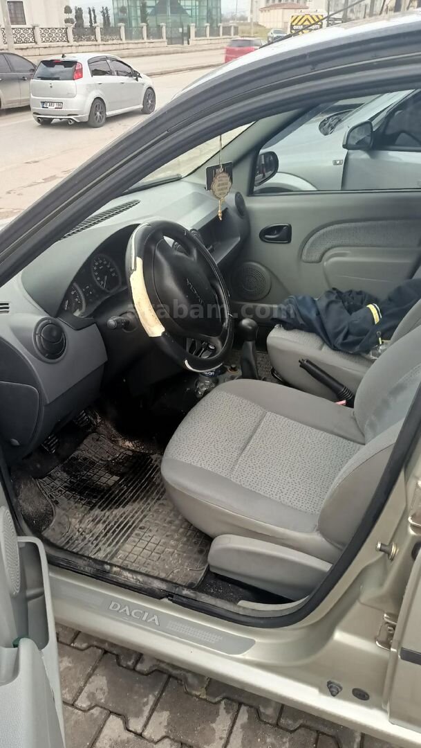 Sahibinden Dacia Logan 1.6 Laureate 2006 Model Bursa 161.000 km Gri 5