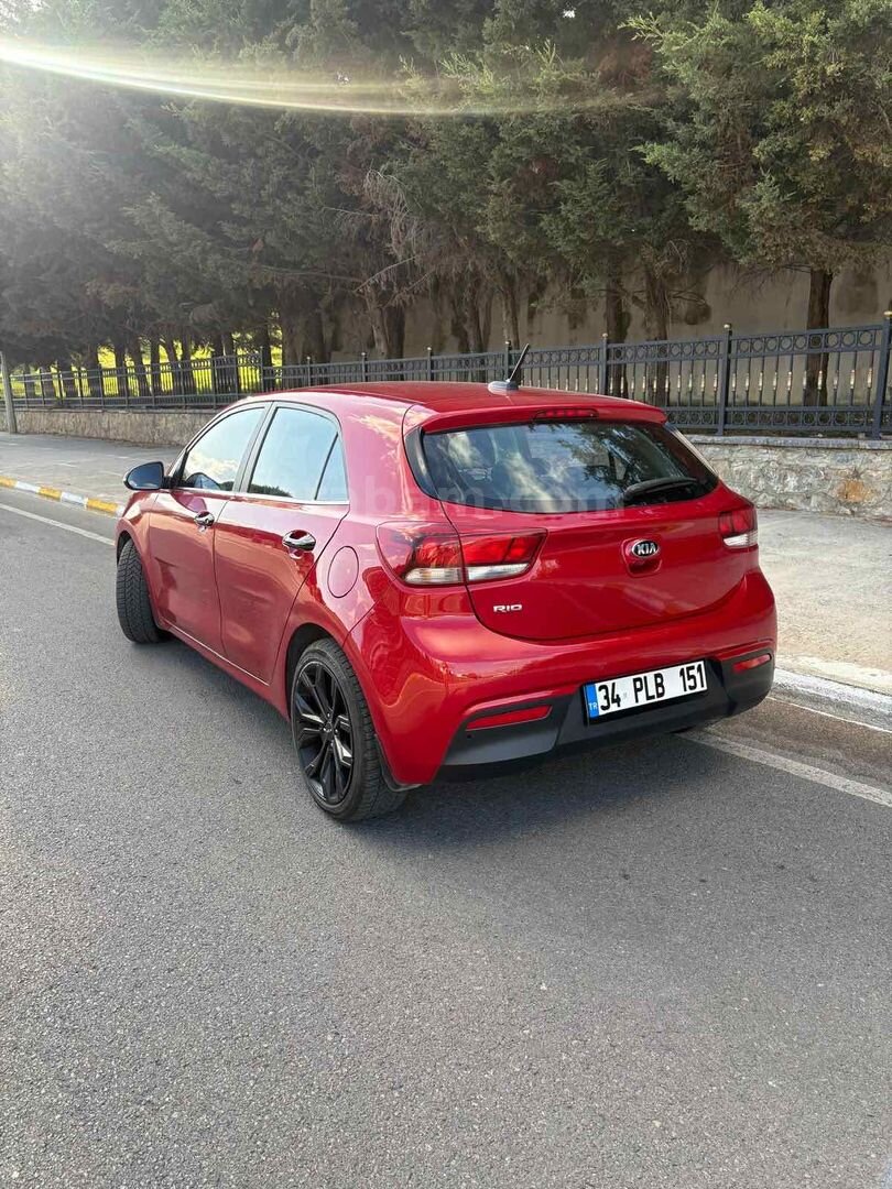 Sahibinden Kia Rio 1.4L MPI Elegance 2021 Model İstanbul 106.000 km Kırmızı 7