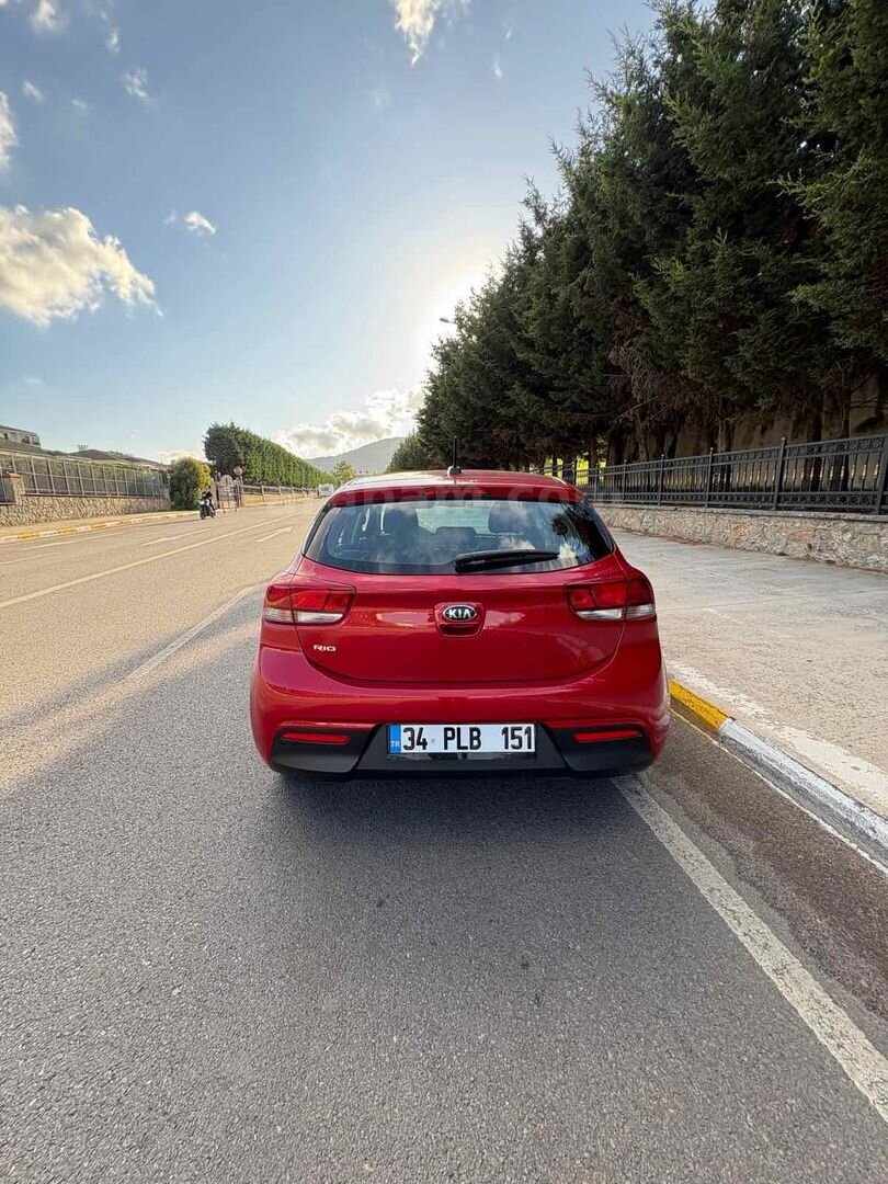 Sahibinden Kia Rio 1.4L MPI Elegance 2021 Model İstanbul 106.000 km Kırmızı 4