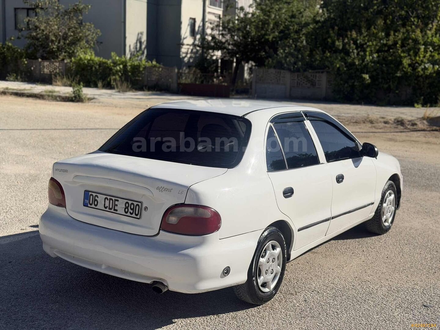 Galeriden Hyundai Accent 1.3 LX 1998 Model Afyonkarahisar 260.000 km Beyaz 6
