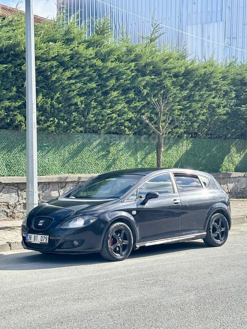 Sahibinden Seat Leon 1.6 Sport 2007 Model İstanbul 326.000 km Siyah 3