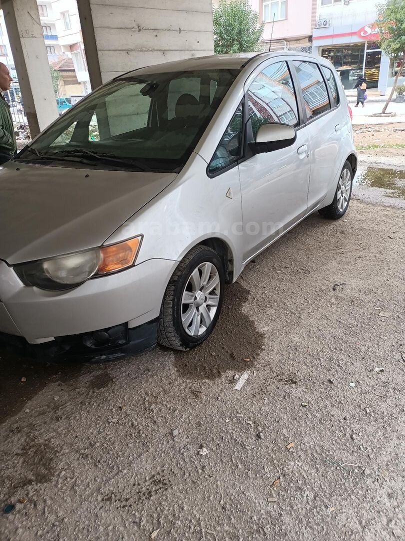 Sahibinden Mitsubishi Colt 1.3 Elegance 2011 Model Elazığ 193.000 km Gri (Gümüş) 3