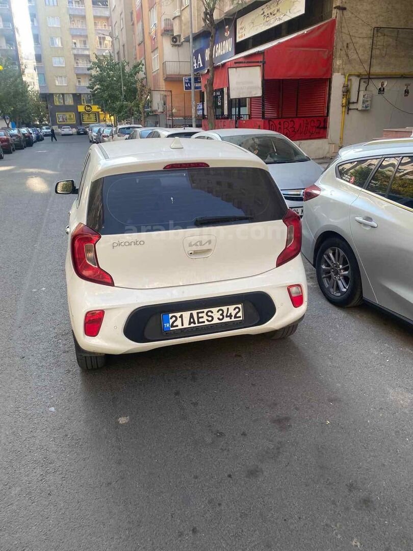 Sahibinden Kia Picanto 1.0 MPI 2023 Model Diyarbakır 35.000 km Beyaz 7