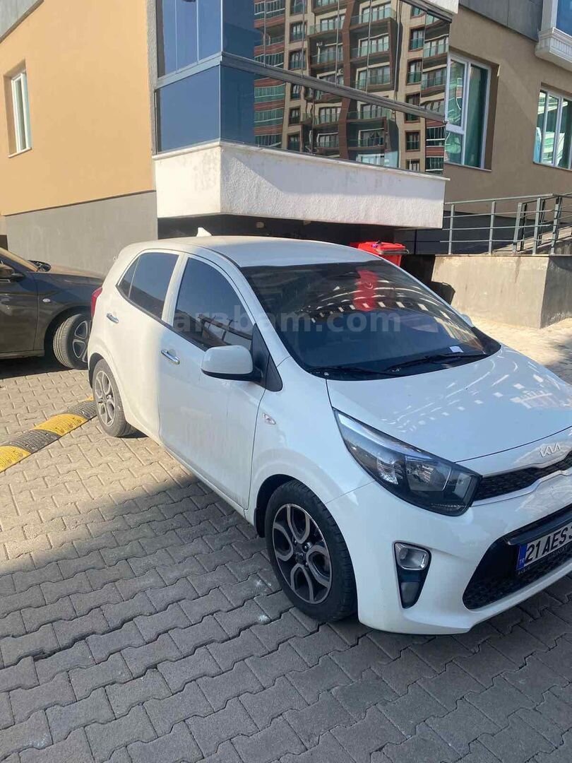 Sahibinden Kia Picanto 1.0 MPI 2023 Model Diyarbakır 35.000 km Beyaz 6