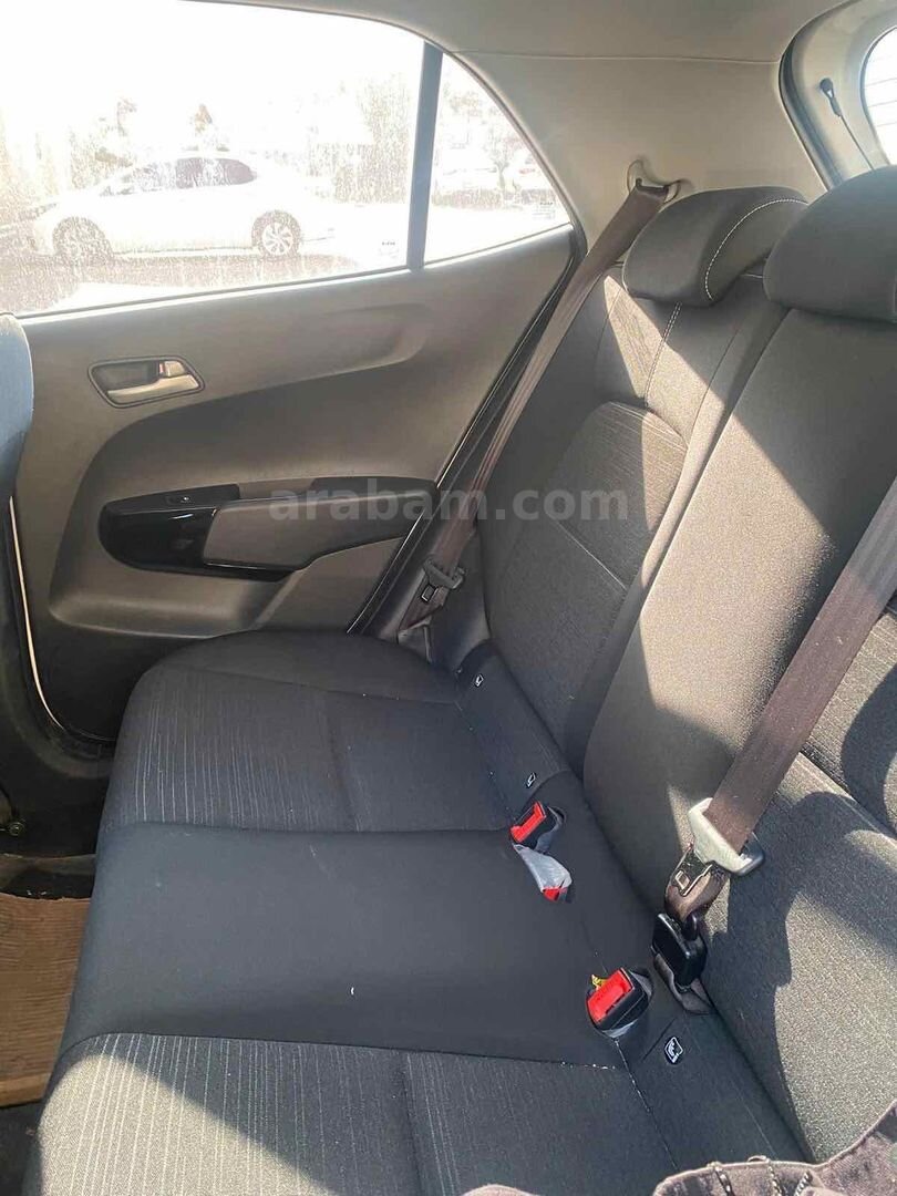 Sahibinden Kia Picanto 1.0 MPI 2023 Model Diyarbakır 35.000 km Beyaz 5