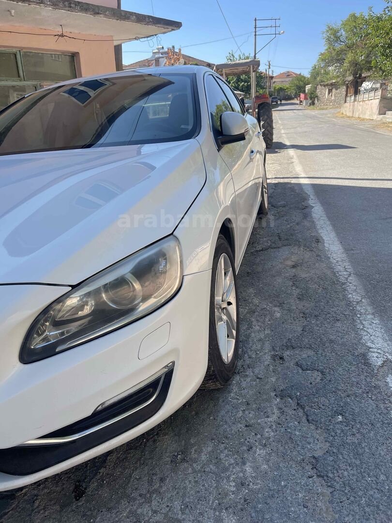 Sahibinden Volvo S60 2.0 D Advance 2015 Model Mardin 288.450 km Beyaz 3