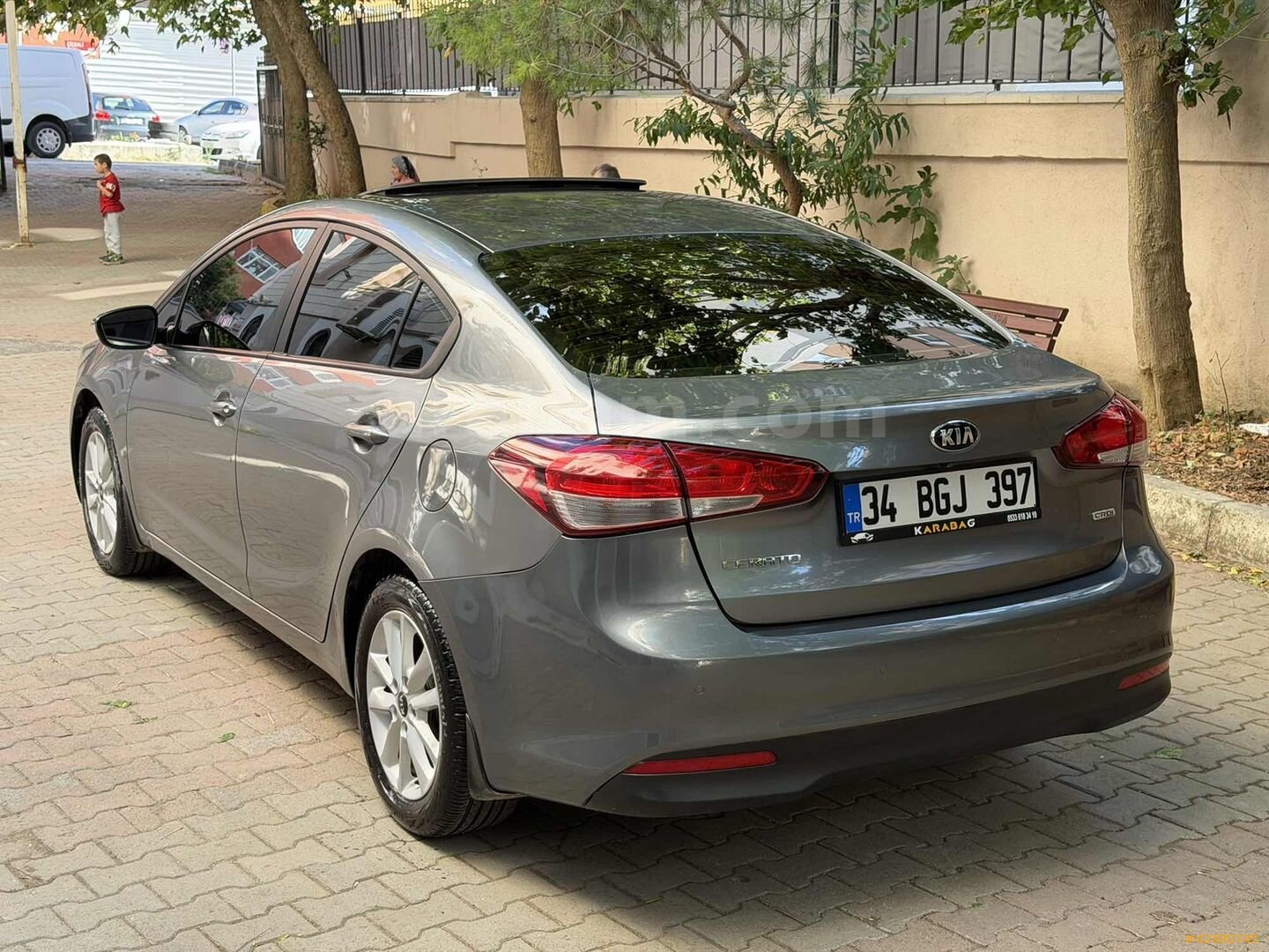Galeriden Kia Cerato 1.6 CRDi Concept Plus 2017 Model İstanbul 239.000 km Füme 6