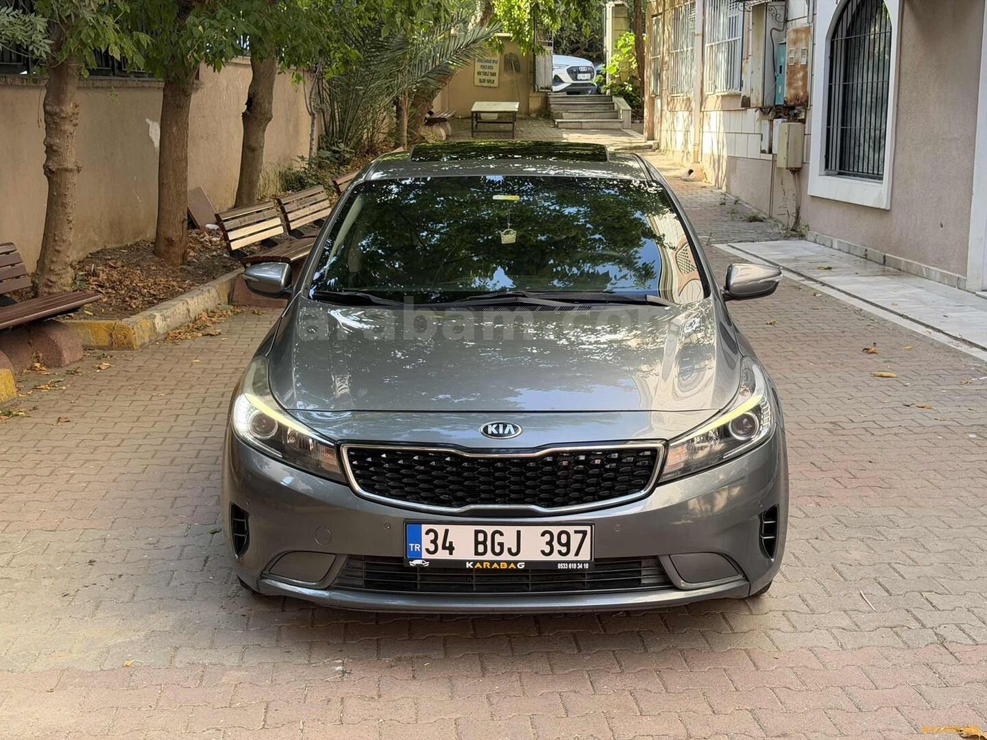Galeriden Kia Cerato 1.6 CRDi Concept Plus 2017 Model İstanbul 239.000 km Füme 2