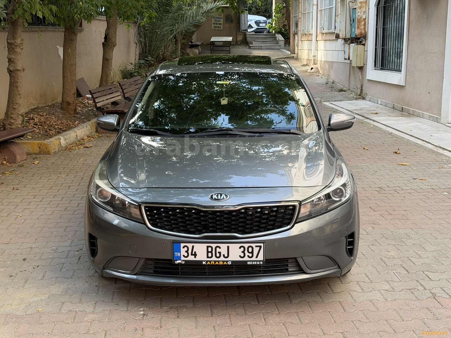 Galeriden Kia Cerato 1.6 CRDi Concept Plus 2017 Model İstanbul 239.000 km Füme 1