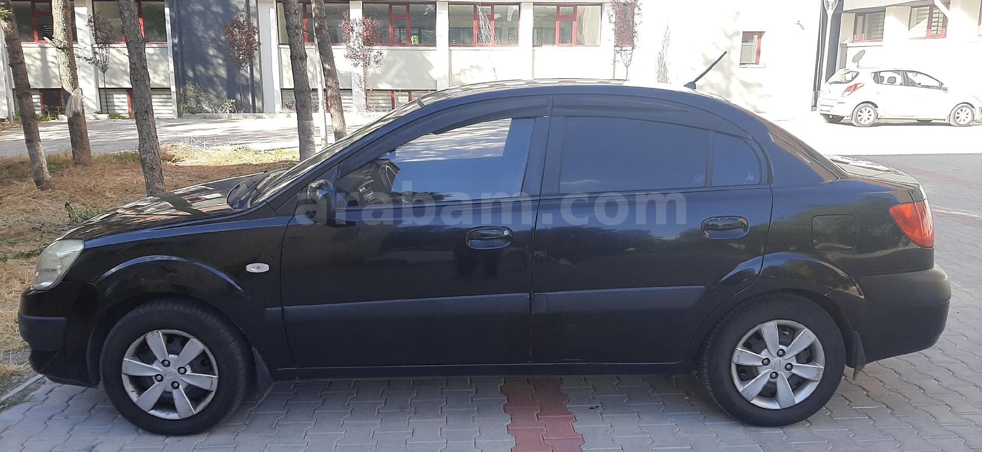 Sahibinden Kia Rio 1.5 CRDi EX Comfort 2008 Model Ankara 255.000 km Siyah 6