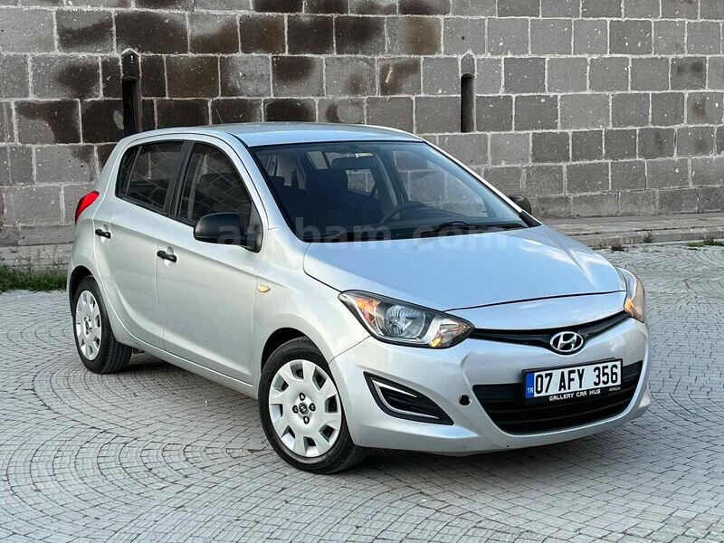 Galeriden Hyundai i20 1.4 CRDi Jump 2012 Model Konya 225.000 km Gri (Gümüş)