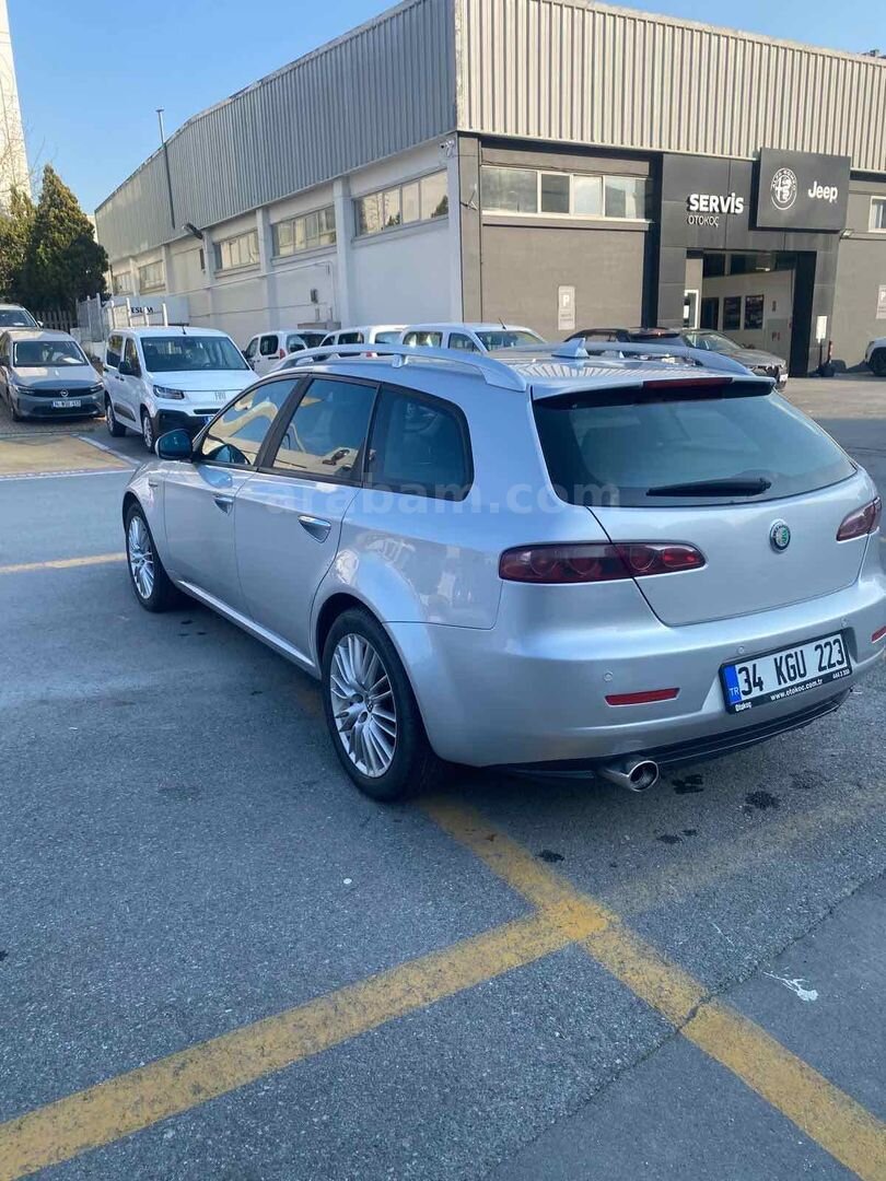 Sahibinden Alfa Romeo 159 1.9 JTD Distinctive 2007 Model İstanbul 283.000 km Gri 6