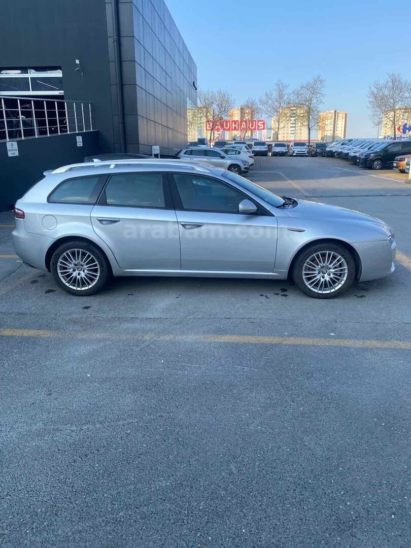 Sahibinden Alfa Romeo 159 1.9 JTD Distinctive 2007 Model İstanbul 283.000 km Gri 3