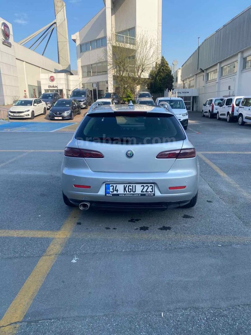 Sahibinden Alfa Romeo 159 1.9 JTD Distinctive 2007 Model İstanbul 283.000 km Gri 5