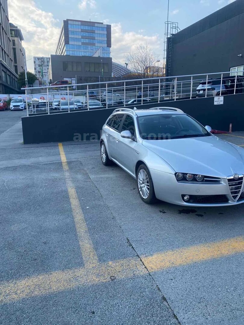Sahibinden Alfa Romeo 159 1.9 JTD Distinctive 2007 Model İstanbul 283.000 km Gri 2