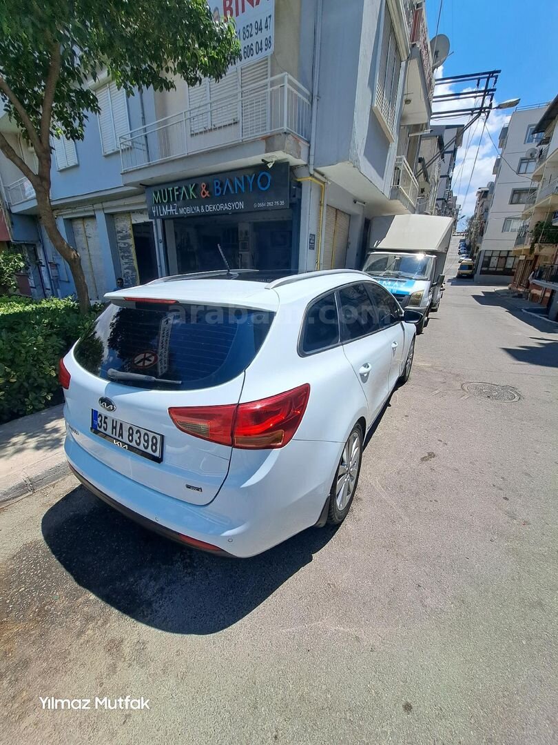 Sahibinden Kia Ceed 1.6 CRDi Concept Plus SW 2013 Model İzmir 170.000 km Beyaz 5