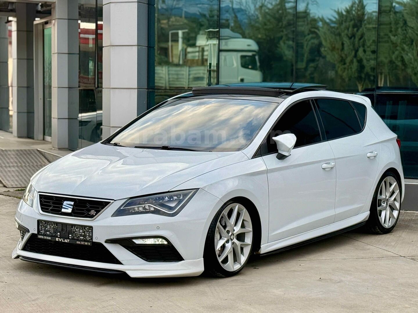 Sahibinden Seat Leon 1.4 TSI FR 2018 Model Van 135.000 km Beyaz 3