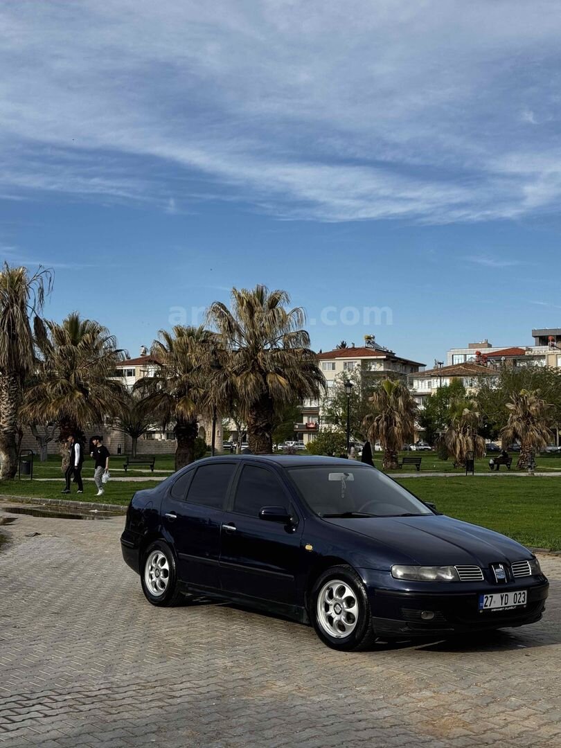 Sahibinden Seat Toledo 1.6 Signo 2001 Model Gaziantep 350.000 km Lacivert 3