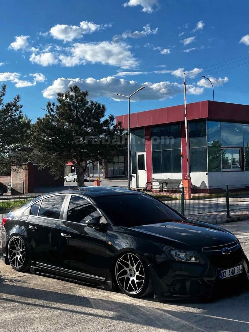 Sahibinden Chevrolet Cruze 1.6 2011 Model Afyonkarahisar 210.000 km Siyah 2