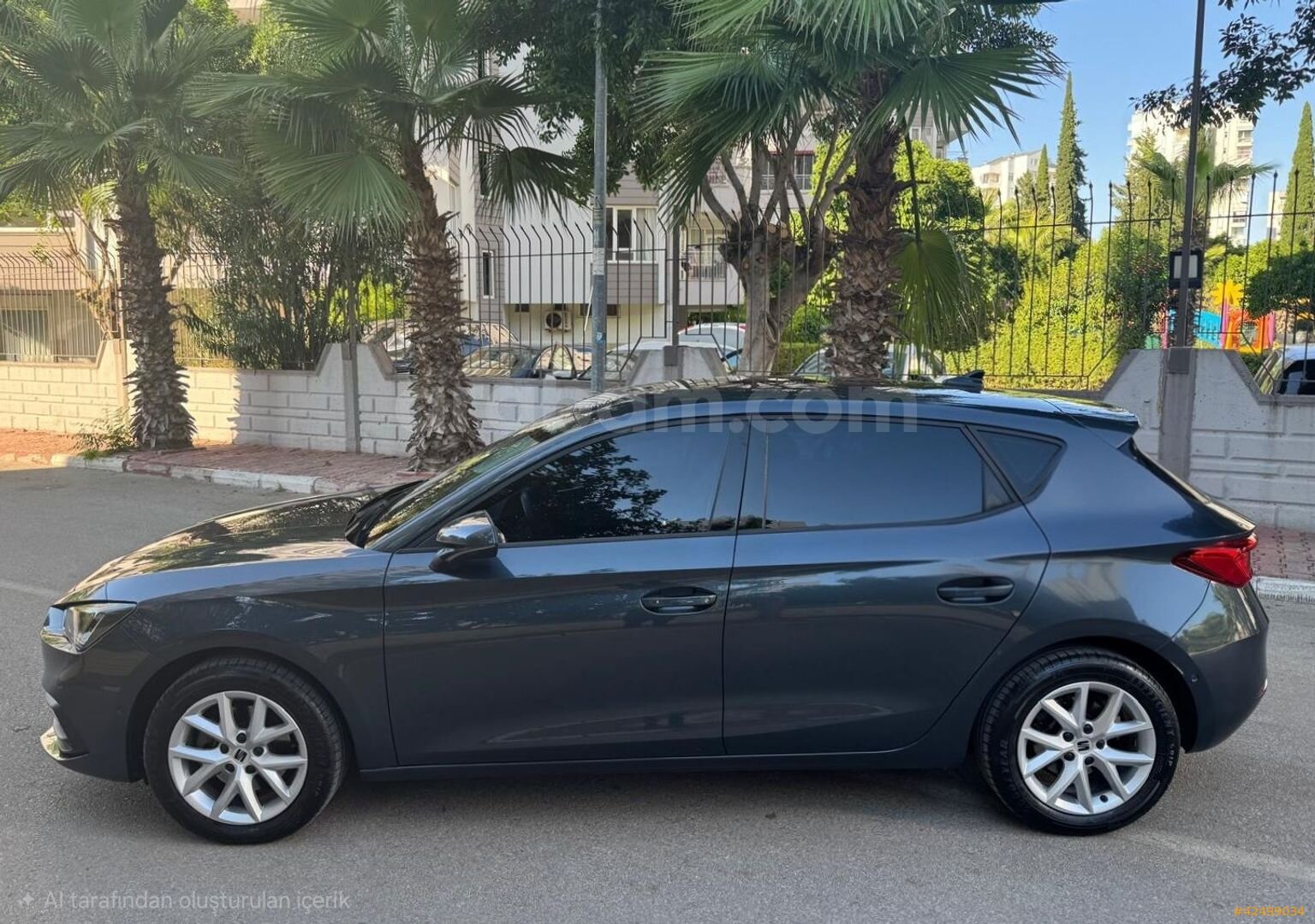 Galeriden Seat Leon 1.0 eTSI Style 2022 Model Antalya 99.800 km Lacivert 4