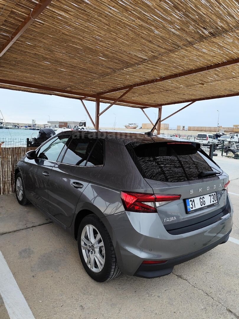 Sahibinden Skoda Fabia 1.0 TSI Premium 2025 Model Hatay 21.000 km Füme 7