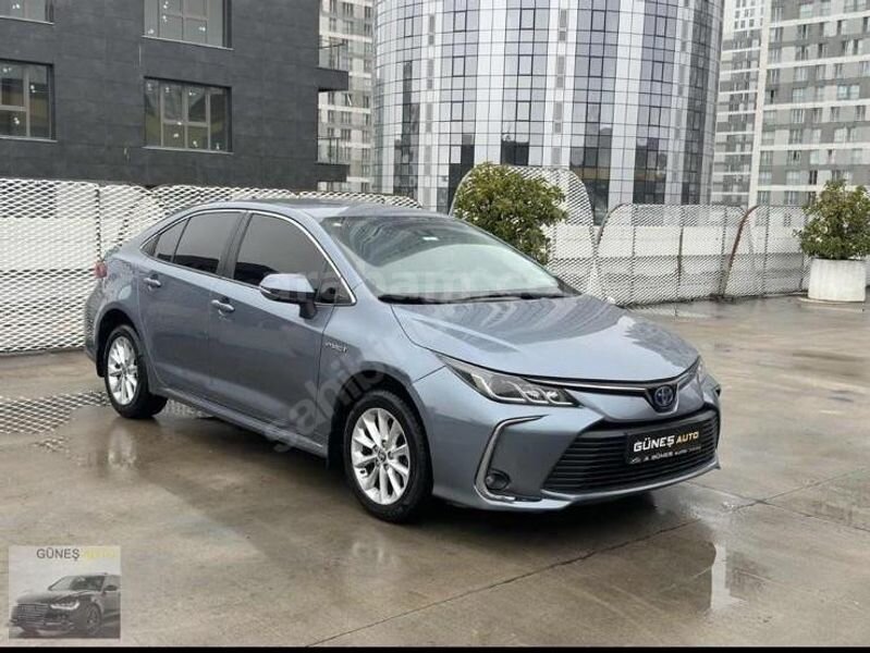 Galeriden Toyota Corolla 1.8 Hybrid Dream 2020 Model İstanbul 175.000 km Mavi