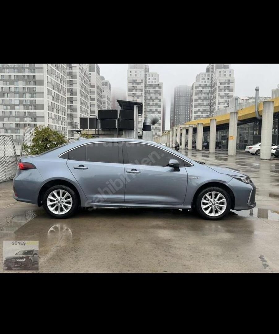 Galeriden Toyota Corolla 1.8 Hybrid Dream 2020 Model İstanbul 175.000 km Mavi 5