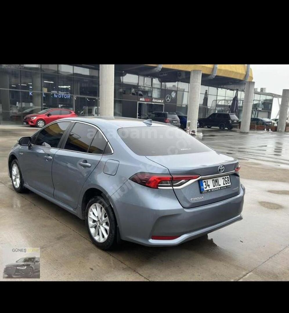 Galeriden Toyota Corolla 1.8 Hybrid Dream 2020 Model İstanbul 175.000 km Mavi 6