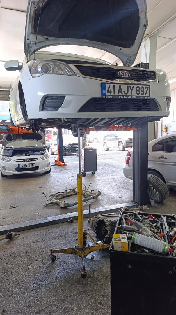 Sahibinden Kia Ceed 1.6 CRDi Concept 2010 Model İstanbul 300.000 km Beyaz 5