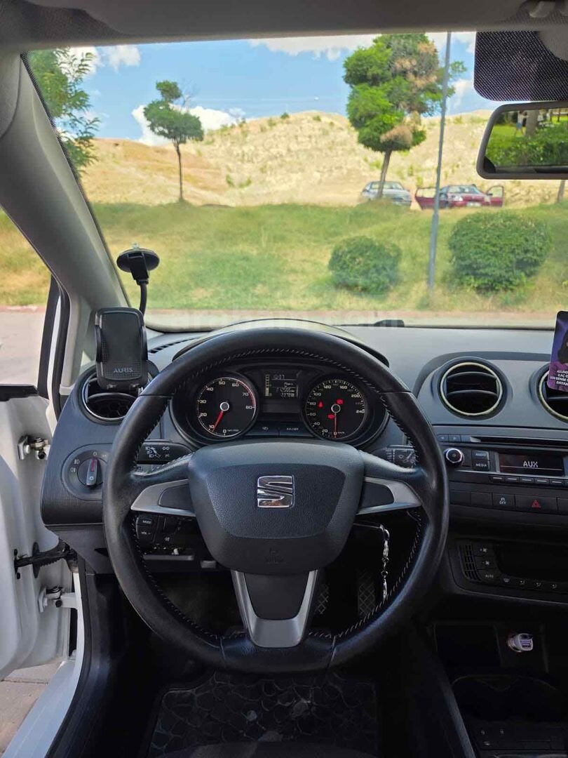Sahibinden Seat Ibiza 1.4 Style 2015 Model Çankırı 213.000 km Beyaz 7
