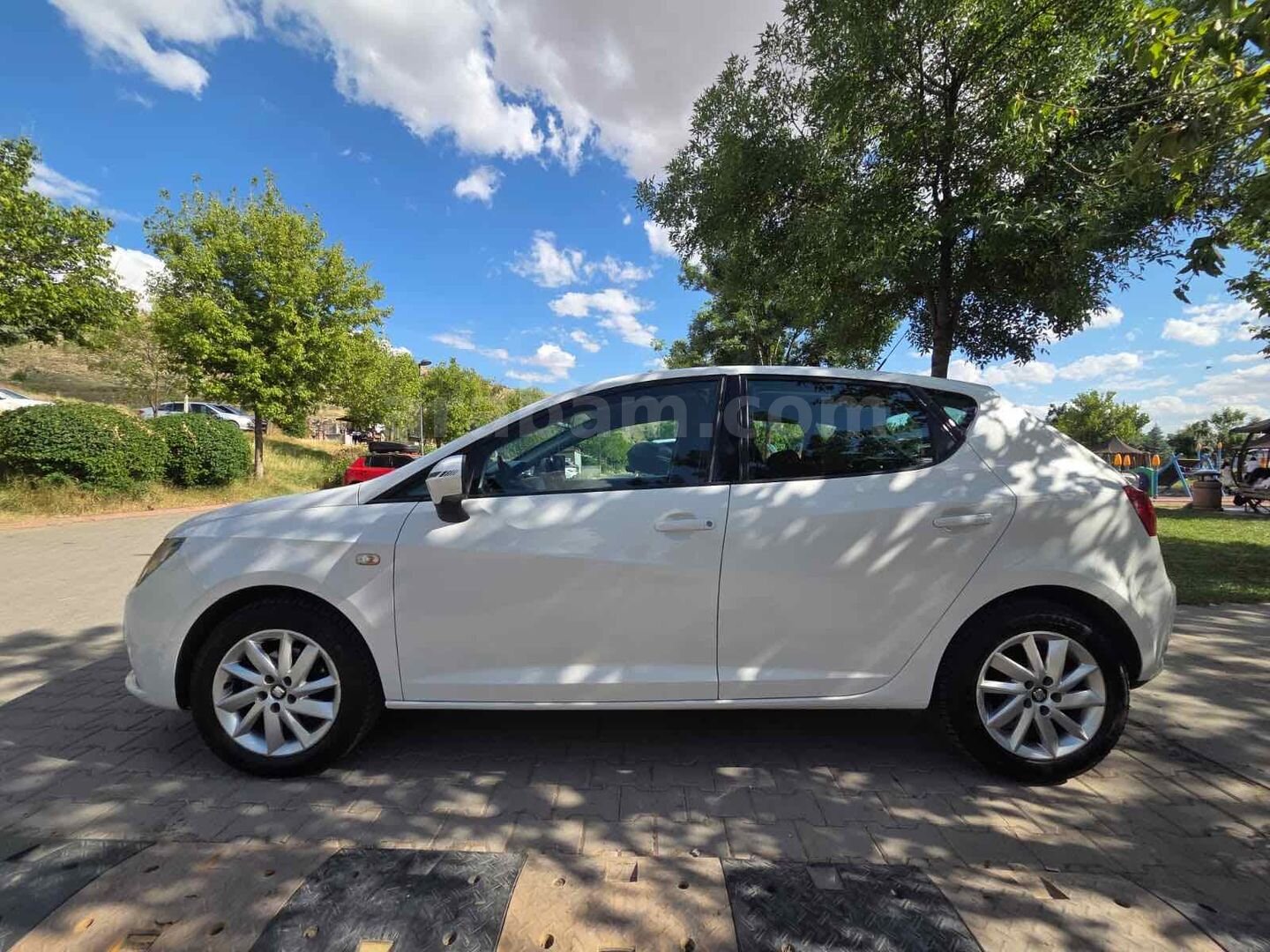 Sahibinden Seat Ibiza 1.4 Style 2015 Model Çankırı 213.000 km Beyaz 1