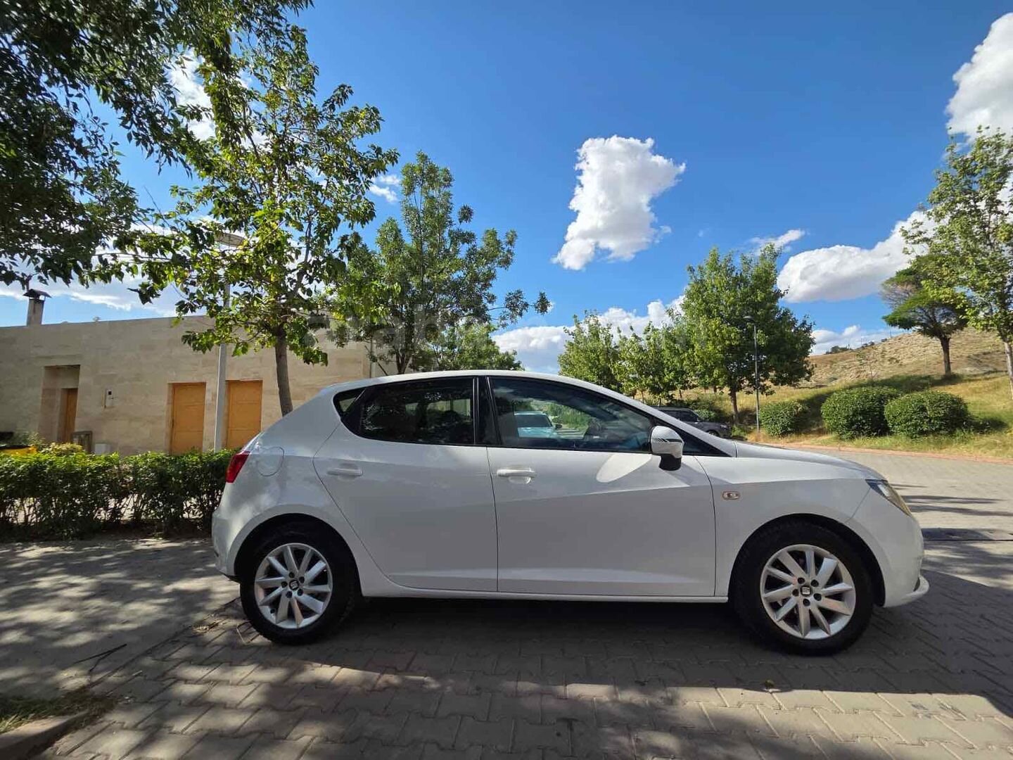 Sahibinden Seat Ibiza 1.4 Style 2015 Model Çankırı 213.000 km Beyaz 2