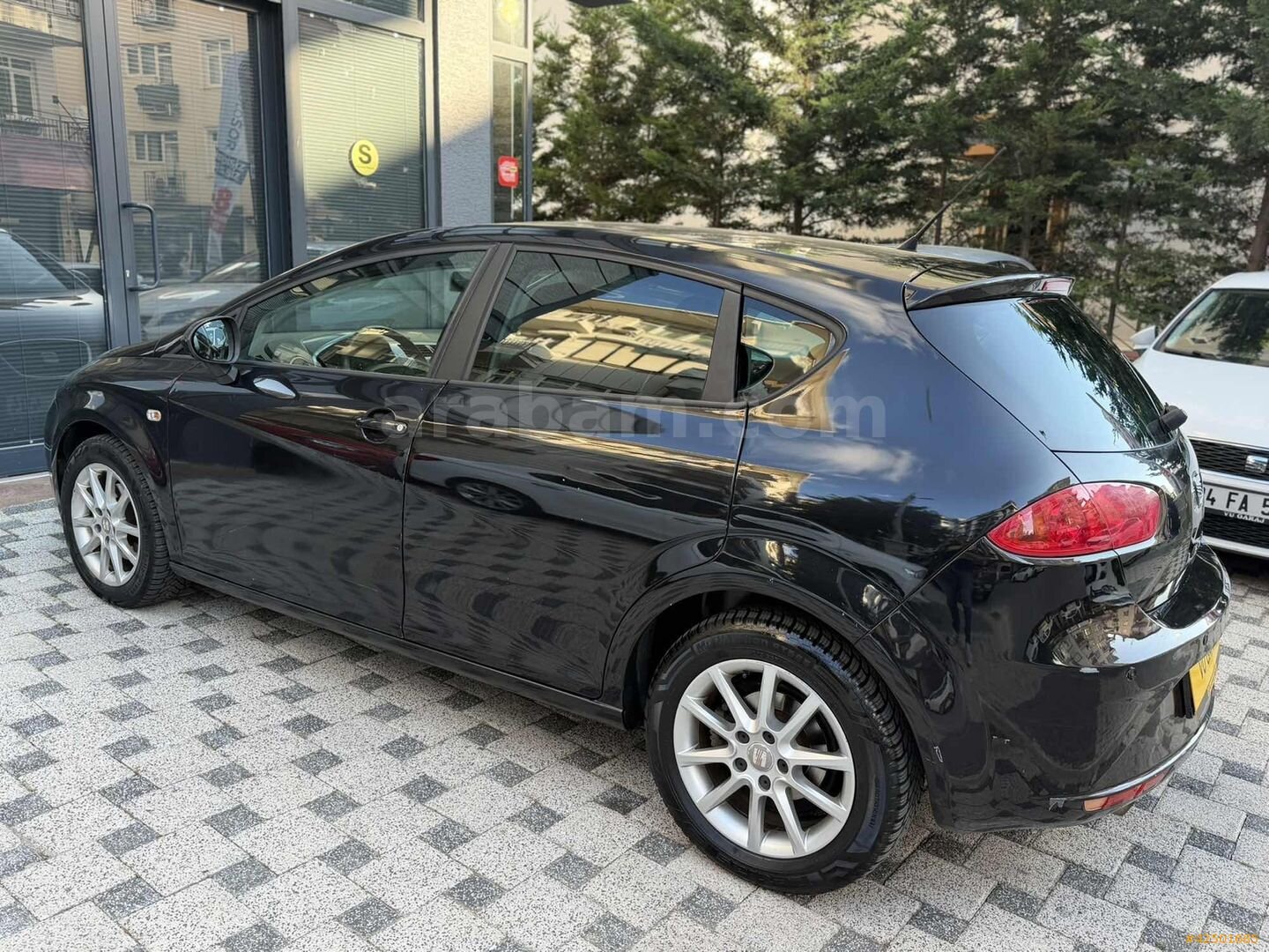Galeriden Seat Leon 1.6 TDI CR Style 2011 Model İstanbul 174.500 km Siyah 7
