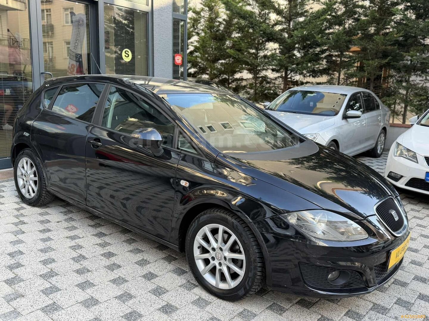 Galeriden Seat Leon 1.6 TDI CR Style 2011 Model İstanbul 174.500 km Siyah 2