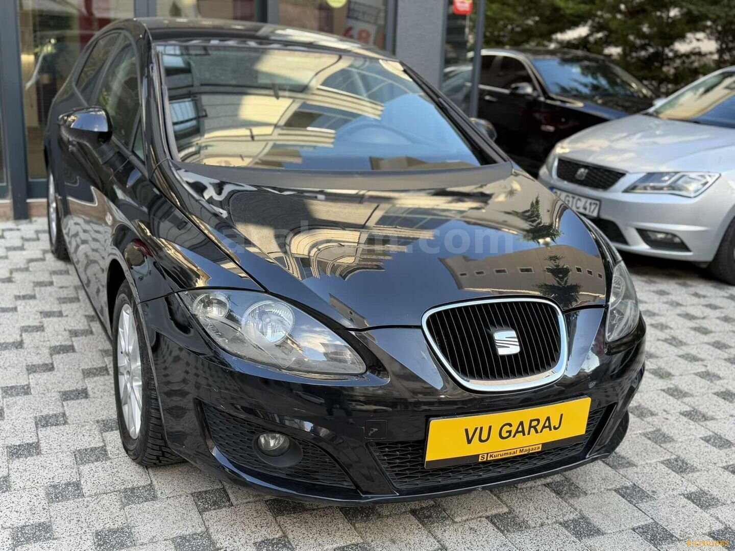 Galeriden Seat Leon 1.6 TDI CR Style 2011 Model İstanbul 174.500 km Siyah 3