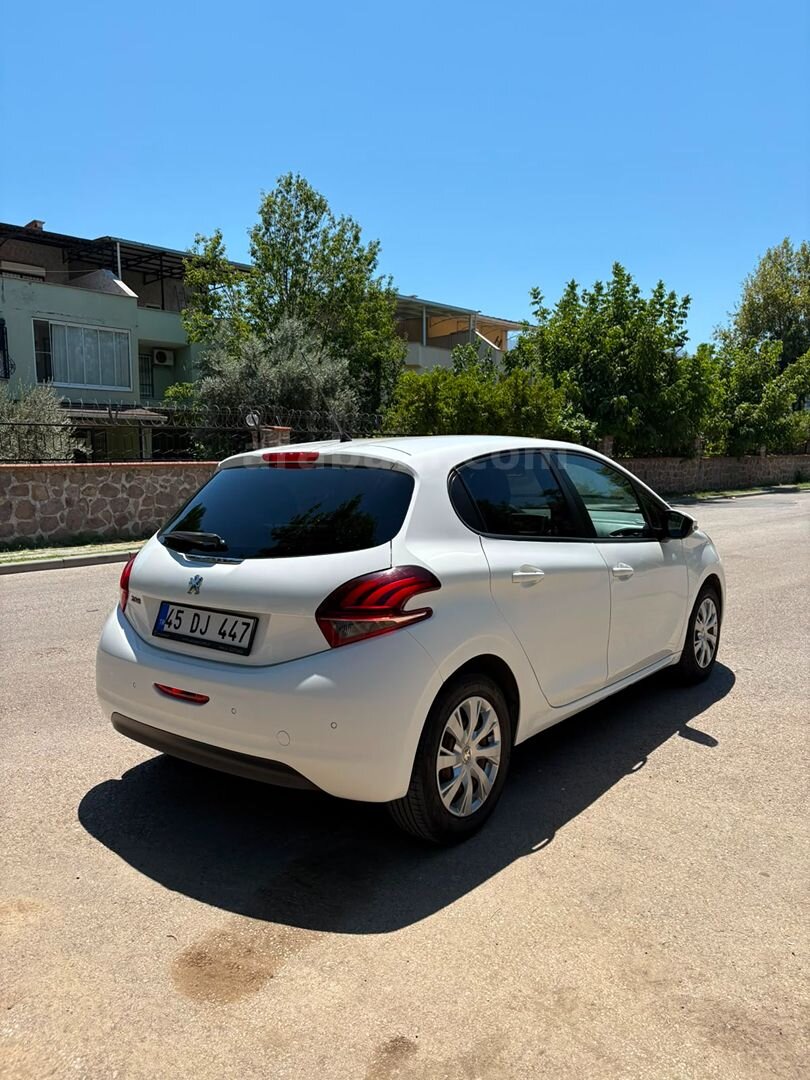 Sahibinden Peugeot 208 1.4 HDi Active 2015 Model Manisa 189.005 km Beyaz 4