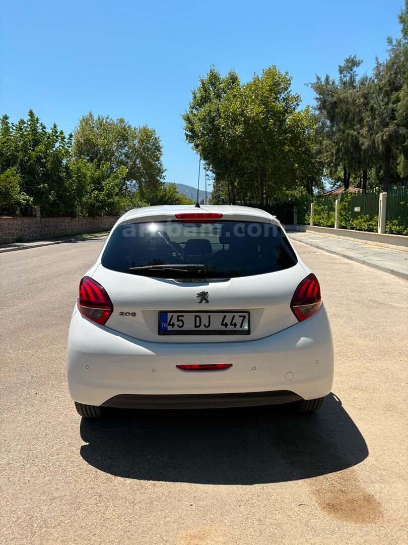 Sahibinden Peugeot 208 1.4 HDi Active 2015 Model Manisa 189.005 km Beyaz 5