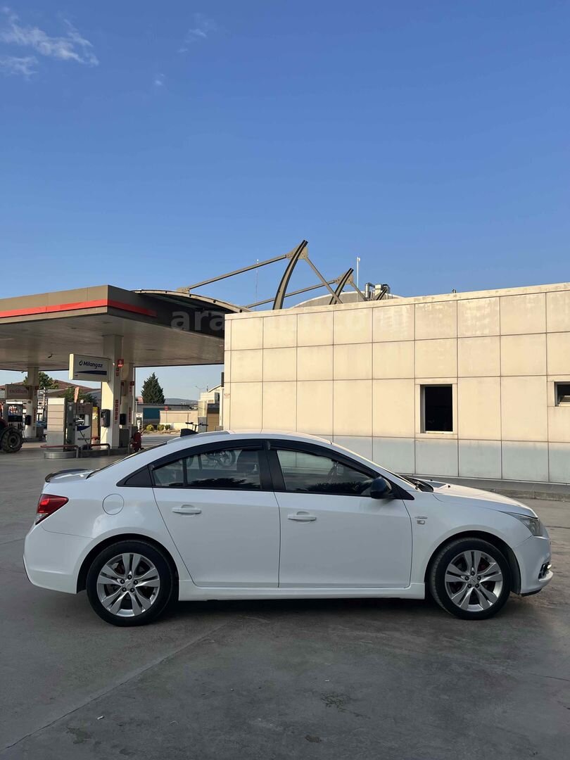Sahibinden Chevrolet Cruze 1.6 Sport 2012 Model Bursa 174.000 km Beyaz 4