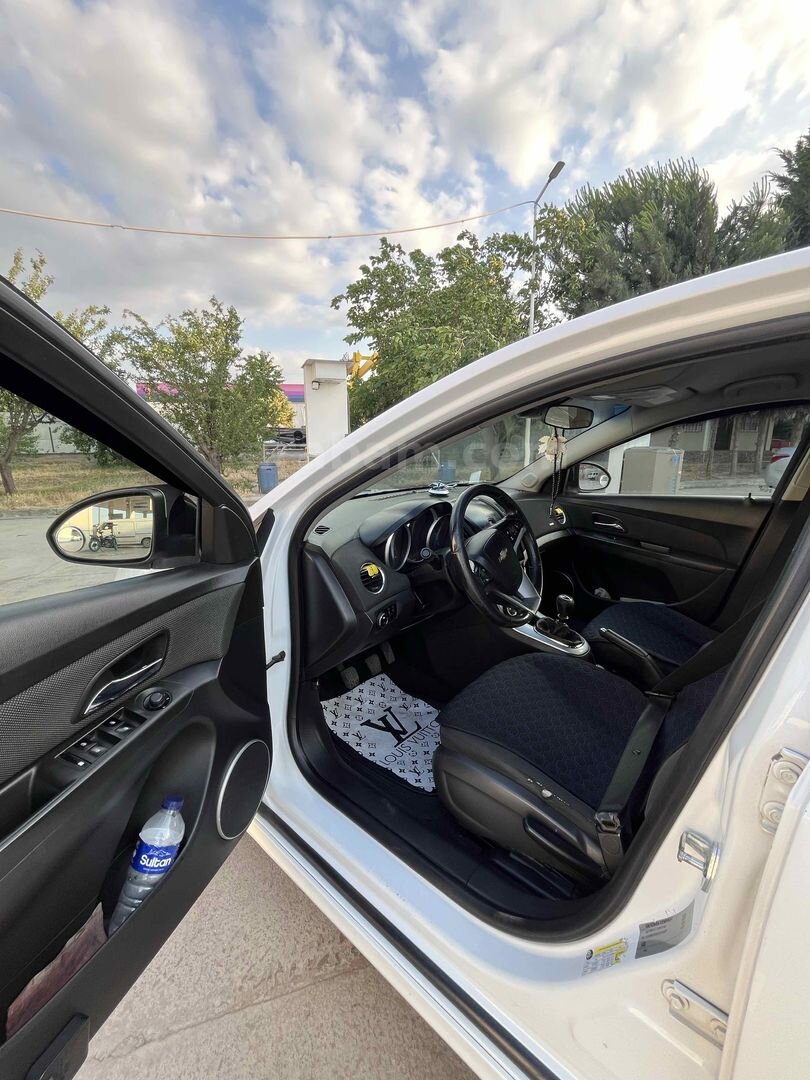 Sahibinden Chevrolet Cruze 1.6 Sport 2012 Model Bursa 174.000 km Beyaz 5
