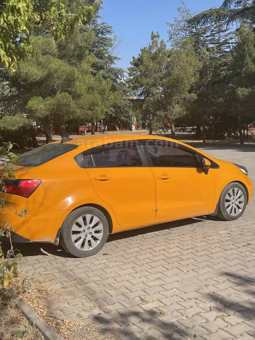 Sahibinden Kia Rio 1.4 EX Comfort 2013 Model Ankara 30.000 km Sarı 3