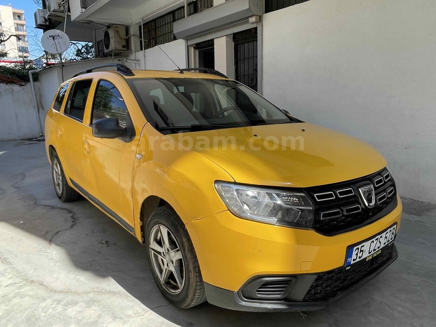 Galeriden Dacia Logan 1.5 dCi MCV Ambiance 2018 Model İzmir 834.000 km Sarı 2