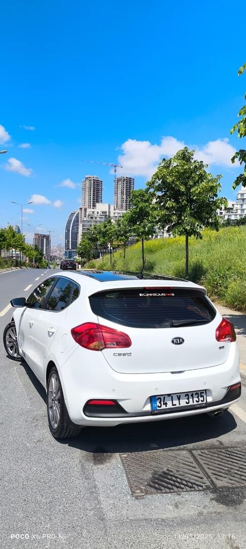 Sahibinden Kia Ceed 1.6 CRDi Concept Plus 2015 Model İstanbul 151.000 km Beyaz 2