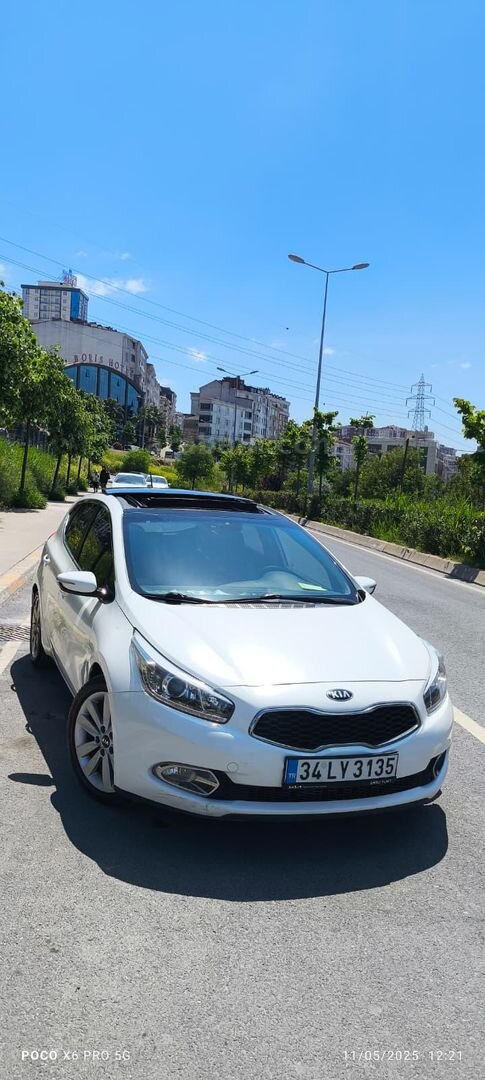 Sahibinden Kia Ceed 1.6 CRDi Concept Plus 2015 Model İstanbul 151.000 km Beyaz 5