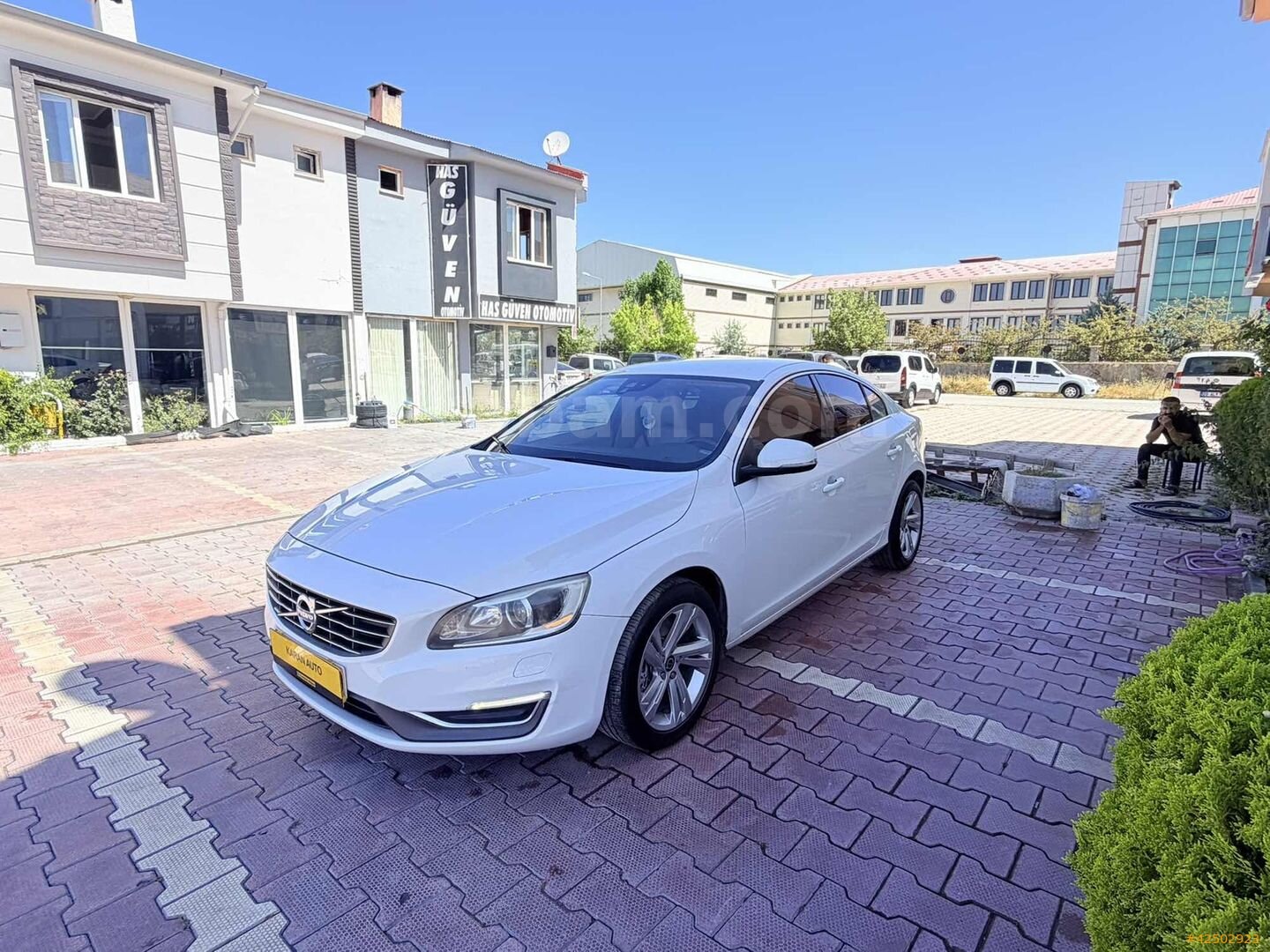 Galeriden Volvo S60 1.6 D Premium 2014 Model Van 307.000 km Beyaz 3